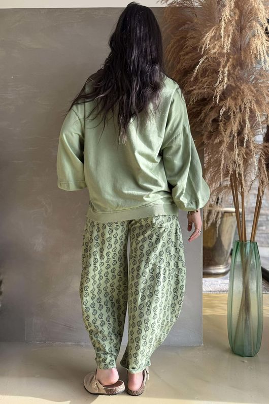 Lagen Lantern Sleeve Sweatshirt Matcha